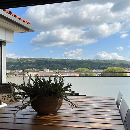 Апартаменти Atico De Diseno Con Terraza En El Centro De Олот Екстер'єр фото